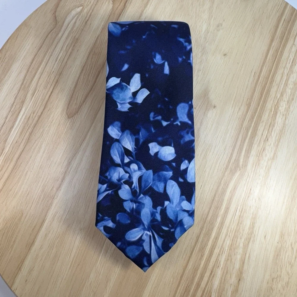 Collection by Michael Strahan Men's Blue Floral Flower 100% Silk Woven Tie